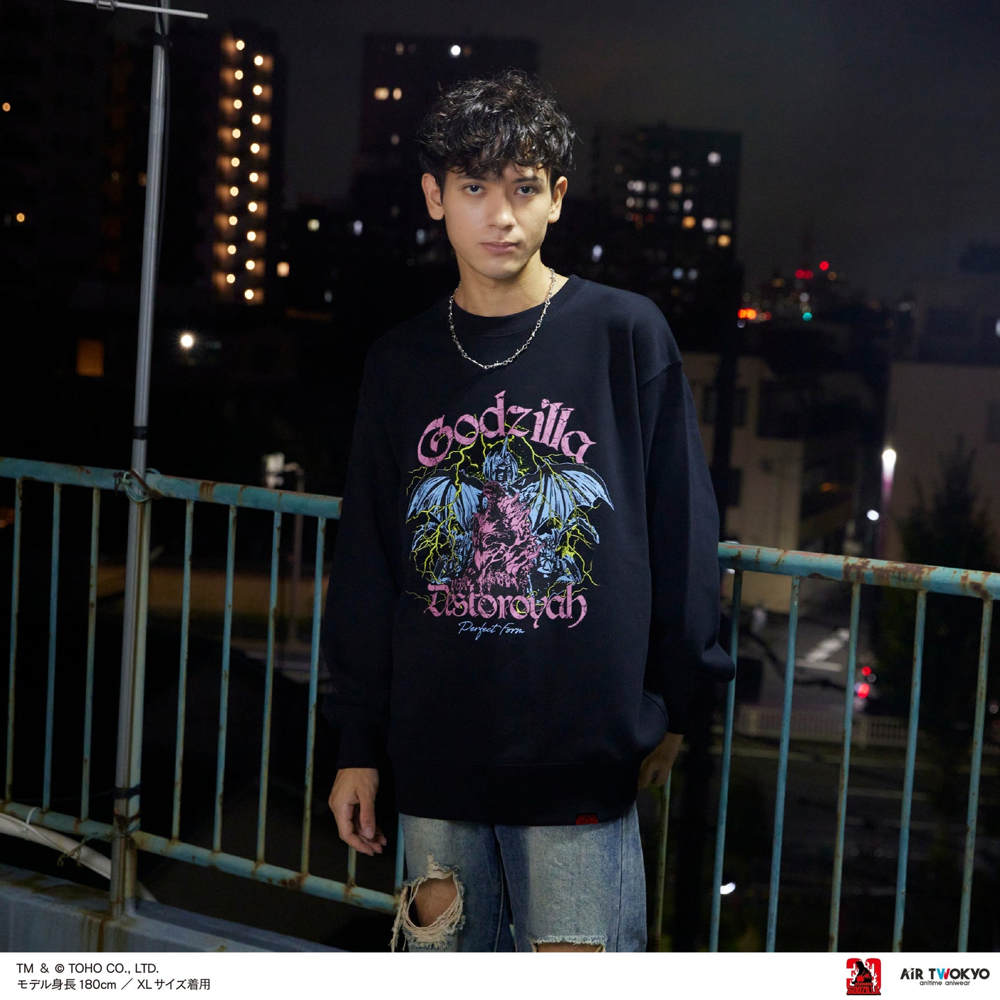 『ゴジラVSデストロイア』30周年 シーンイラストスウェット 3（ゴジラ＆デストロイア）