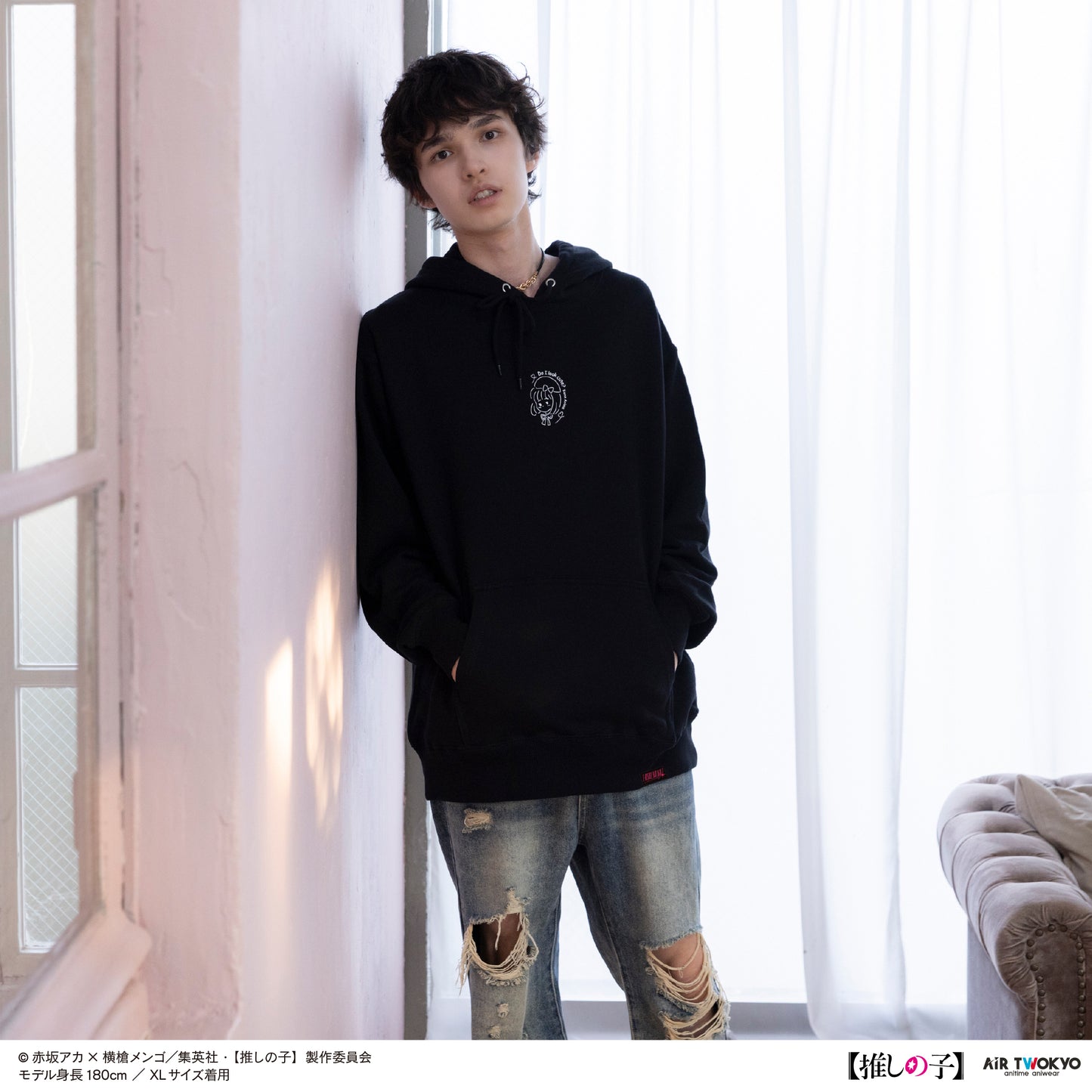 TVアニメ『【推しの子】』第２弾 モノトーンシーンイラストパーカー 4（有馬かな＆アクア）