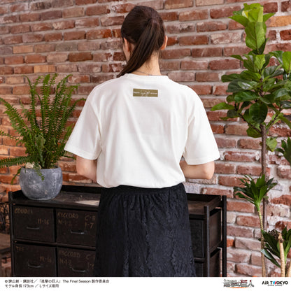 TVアニメ『進撃の巨人』 シーンイラストTシャツ 4（私は女王様だぞ!）