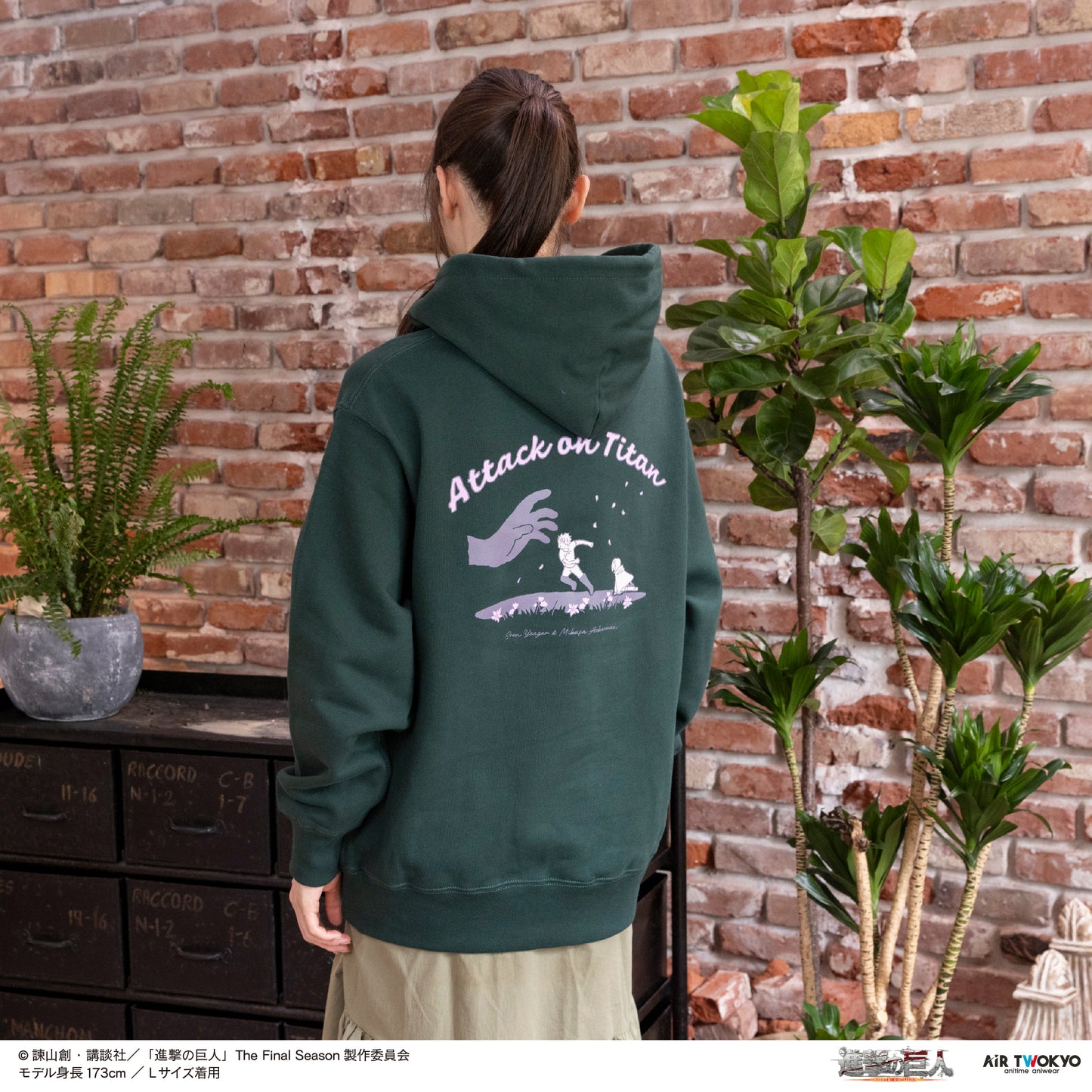 TVアニメ『進撃の巨人』 シーンイラストパーカー 3（そんなもん 何度でも巻いてやる）