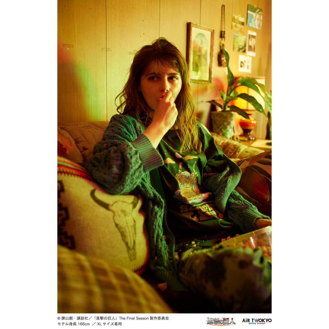 「進撃の巨人」 The Final SeasonタイポグラフィTシャツ4(スリーピングリヴァイ）